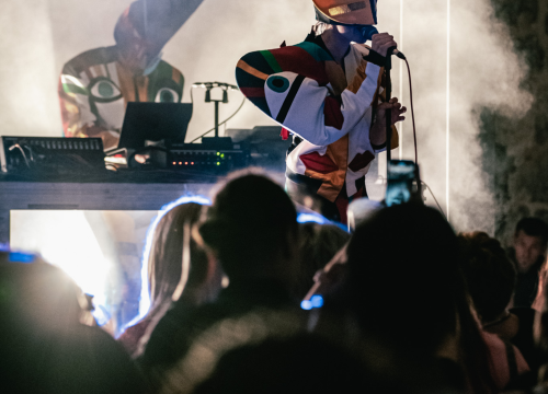 Fotografija 16 - Nema ljubavi u klubu, ljubav je na tvrđavi: Plesnjak za milenijalce uz Buč Kesidi i Nipplepeople