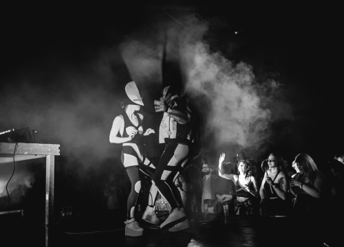 Fotografija 20 - Nema ljubavi u klubu, ljubav je na tvrđavi: Plesnjak za milenijalce uz Buč Kesidi i Nipplepeople