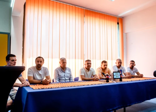Fotografija 2 - Na Šubićevcu predstavljan novi trener: 'Želio bih igrati napadački, da imamo pobjednički mentalitet'