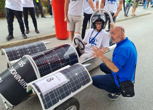 Kninski srednjoškolci osvojili drugo mjesto na utrci solarnih vozila u Sisku