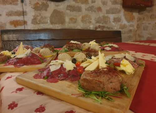 Fotografija 10 - Zabavite se uz popularne Diktatore ovog petka u Makine!