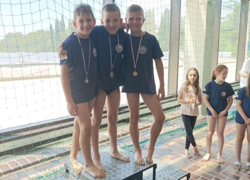 Fotografija 2 - Mate Džepina, Petar Stegić i Mislav Badurina sjajni na mitinzima u Splitu