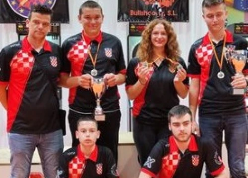 Fotografija 3 - Europsko prvenstvo u pikadu: Zvonimir Pervan i Dino Živković dvostruki viceprvaci Europe