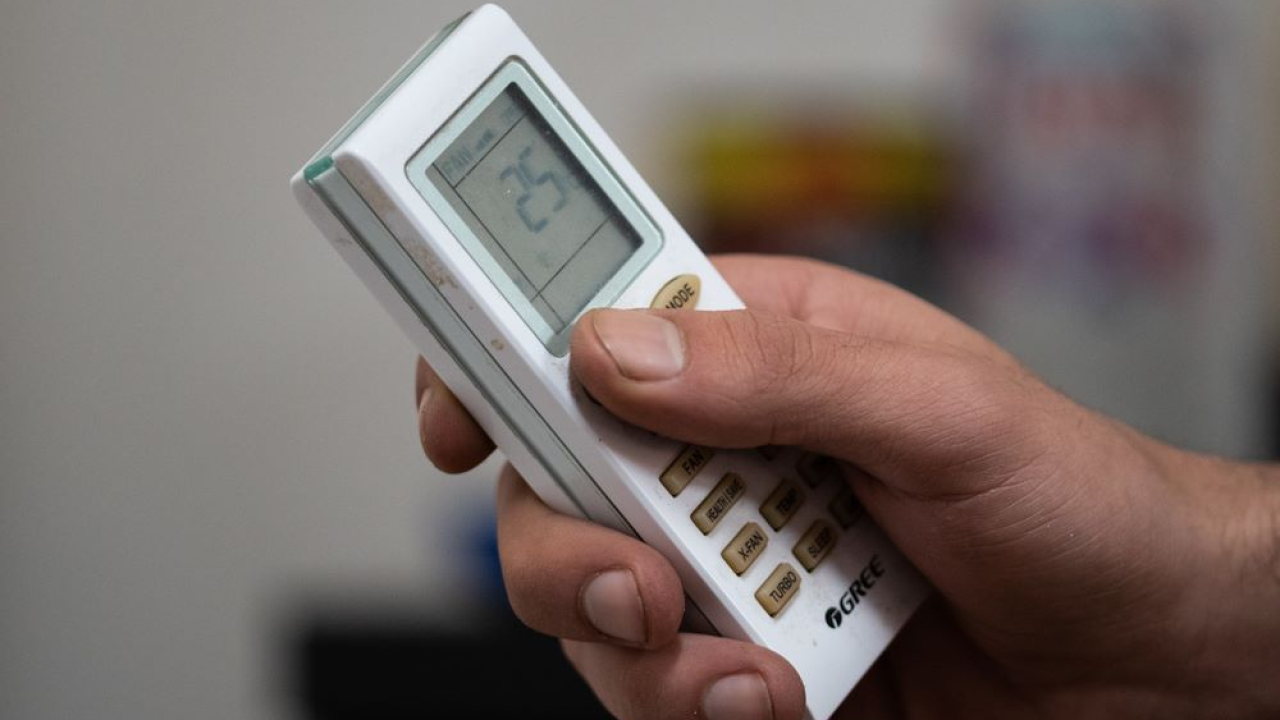 Što je bolje koristiti, klima uređaj ili ventilator?