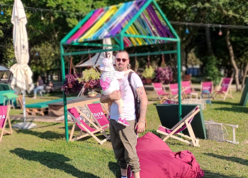 Fotografija 13 - Petar je uzeo ženino prezime, bio na porodu i ne vidi čemu hvaliti očeve koji mijenjaju pelene: 'Dijete smo zajedno napravili'