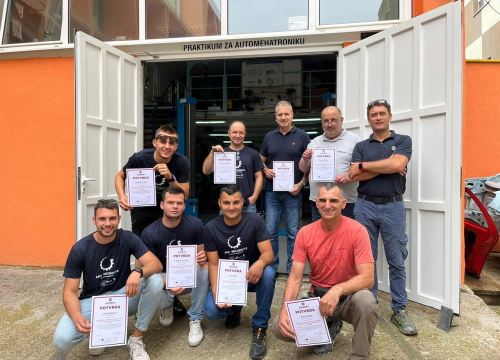 Profesori Industrijsko-obrtničke škole konstantno se usavršavaju kako bi učenicima pružili što više znanja i pripremili ih za tržište rada