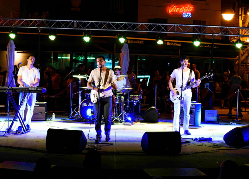 Fotografija 16 - Donosimo vam dijelić atmosfere Vodice Street Festivala: Šumica, Naslijeđe, JB Trio i BluVinil