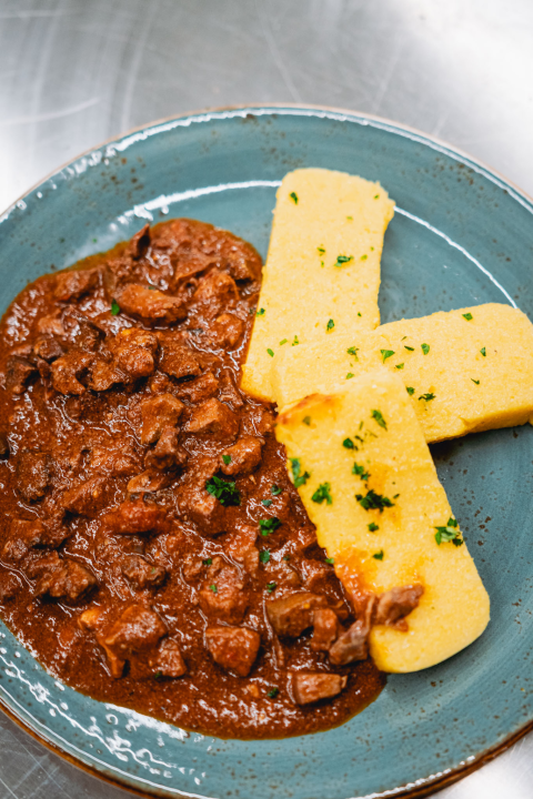 Ako ste se zaželjeli dobre marende i vrhunske spize posjetite bistro 'Kod starog'!