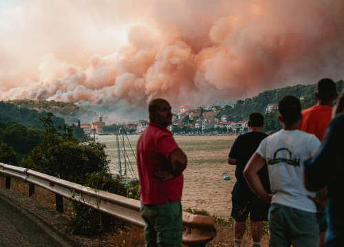 Fotografija 22 - Jedan vatrogasac ozlijeđen, četveročlana obitelj iz Rasline koja je ostala bez kuće smještena u Cvjetni dom