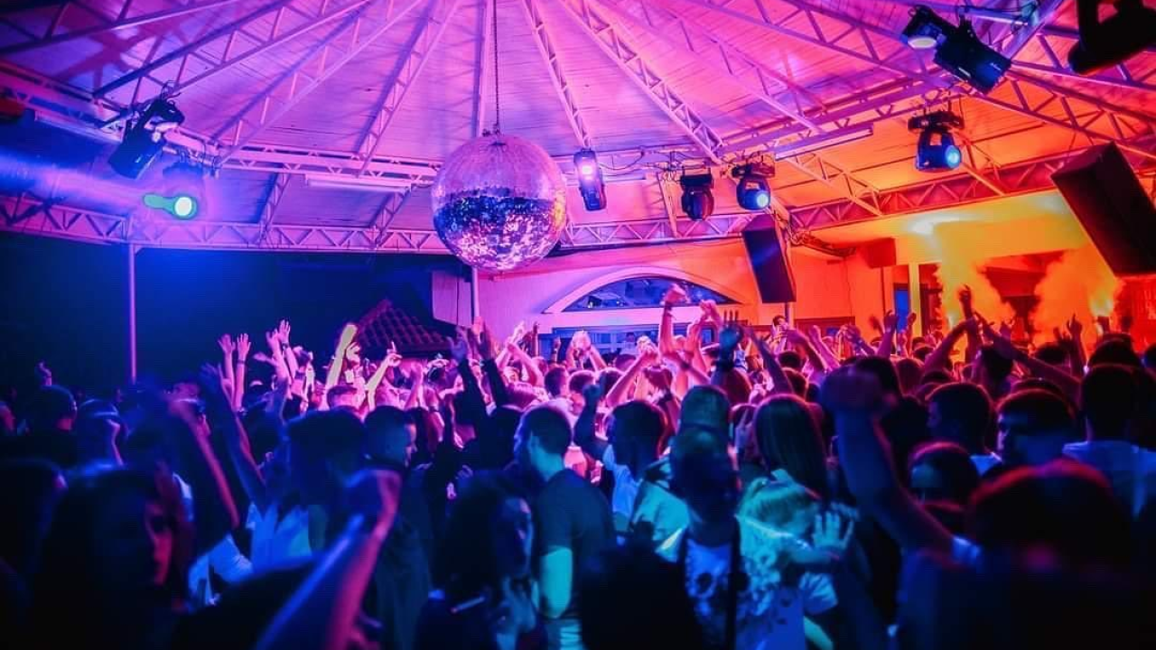 Ovog ljeta u Auroru dolaze MC Stojan i Breskvica!