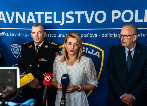 Fotografija 9 - Svečano otvoren projekt 'Sigurna turistička destinacija 2022.': 'Povećanjem sigurnosti turisti se osjećaju opuštenije'