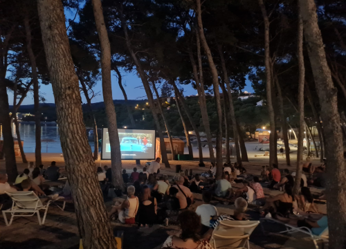 Primoštenci uživali u kinu pod zvijezdama