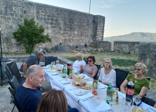 Kninski maturanti proslavili 45. godišnjicu mature