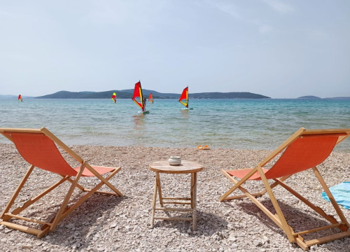 Na Malom Vignju večeras pogledajte komediju 'Faca s plaže'