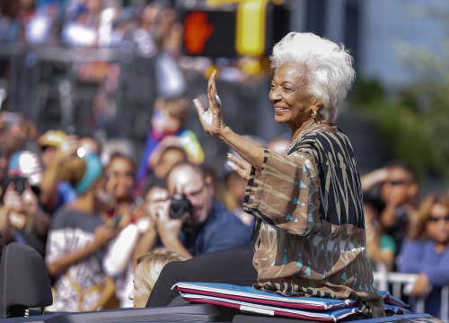 Umrla je glumica Nichelle Nichols, Uhura iz Zvjezdanih staza
