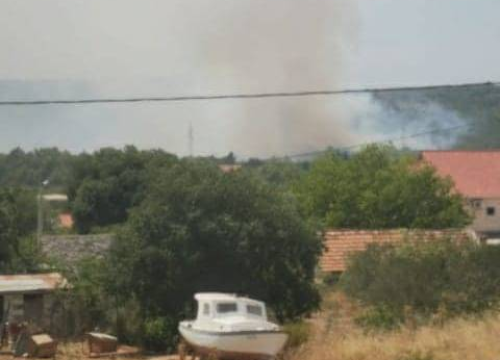 Fotografija 3 - Požar u Dubravi pod nadzorom