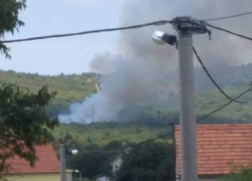 Fotografija 2 - Požar u Dubravi pod nadzorom