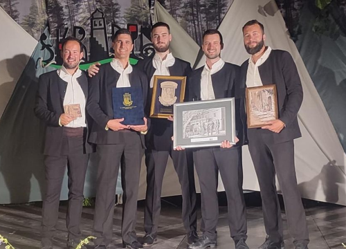 Zagrebačka klapa 'Bošket' briljirala na 42. Susretu dalmatinskih klapa u Skradinu