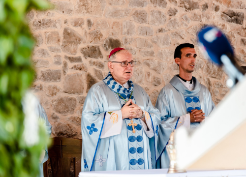Fotografija 3 - Održana i svečana procesija: Središnju misu predvodio šibenski biskup Tomislav Rogić