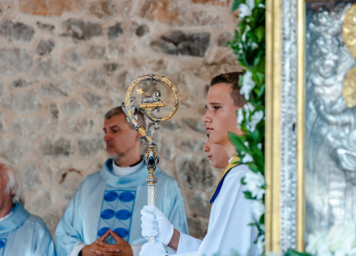 Fotografija 6 - Održana i svečana procesija: Središnju misu predvodio šibenski biskup Tomislav Rogić