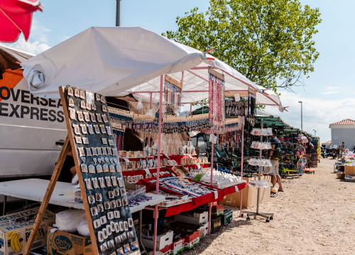 Fotografija 9 - Janjetine nema, ali ima kukuruza: Pečenog, kuhanog i u obliku kokica. I brdo plastike