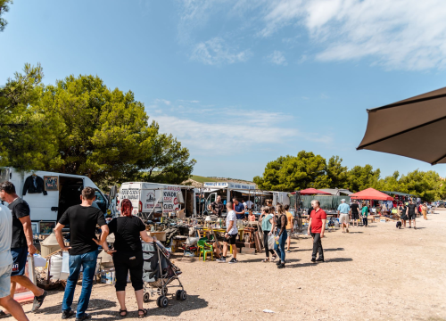 Fotografija 13 - Janjetine nema, ali ima kukuruza: Pečenog, kuhanog i u obliku kokica. I brdo plastike