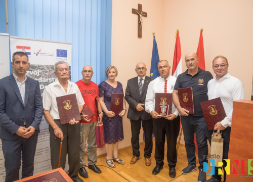 Ivanu Topiću Nagrada za životno djelo Grada Drniša