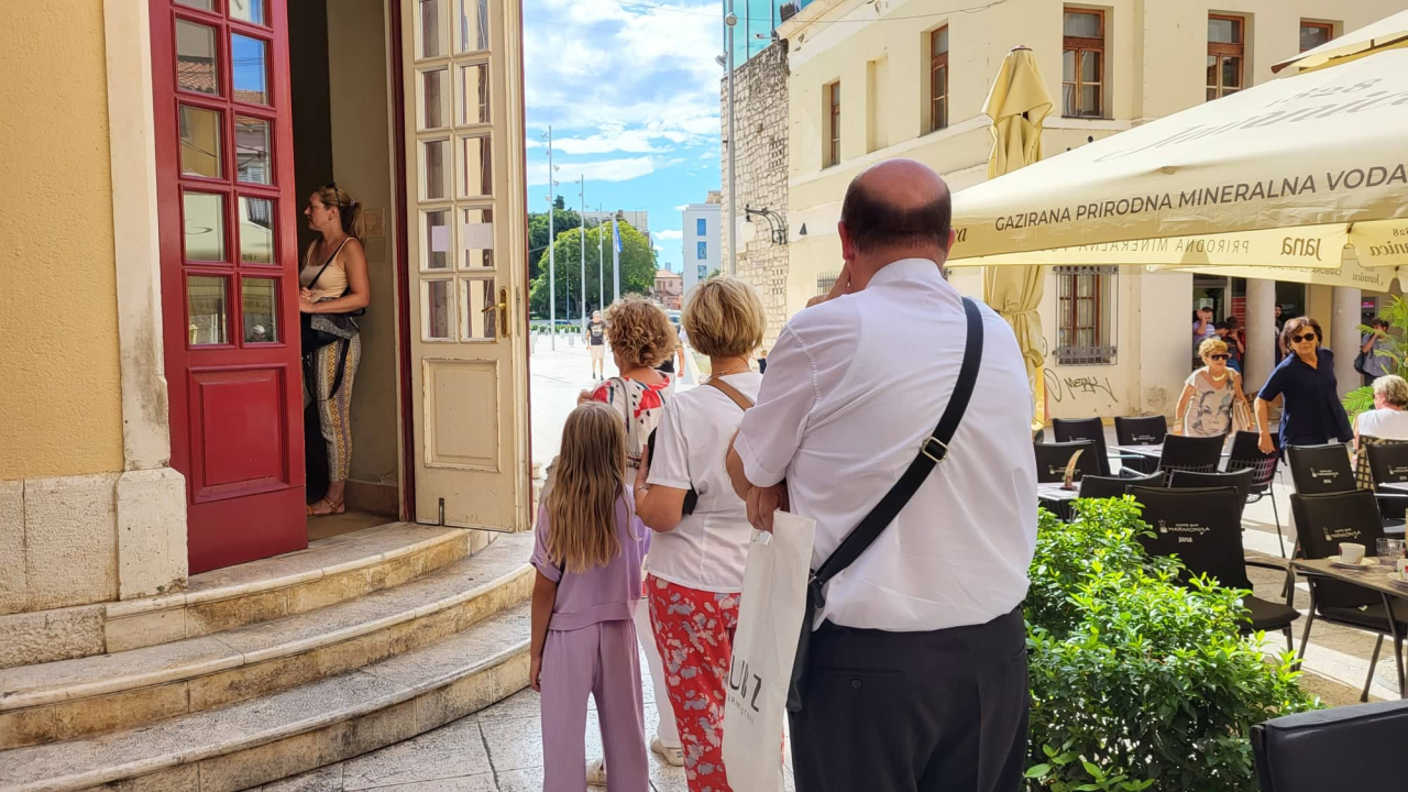 Stigao Boesendorfer 275, Šibenčani stali u red za ulaznice