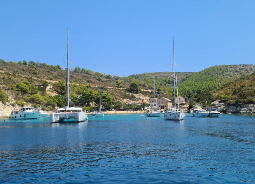 Fotografija 15 - Bili smo na Palagruži, Lastovu, Proizdu i Biševu: Plaže na kopnu su ok, ali ništa se ne može usporediti s jedrenjem oko dalmatinskih otoka