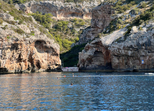 Fotografija 23 - Bili smo na Palagruži, Lastovu, Proizdu i Biševu: Plaže na kopnu su ok, ali ništa se ne može usporediti s jedrenjem oko dalmatinskih otoka