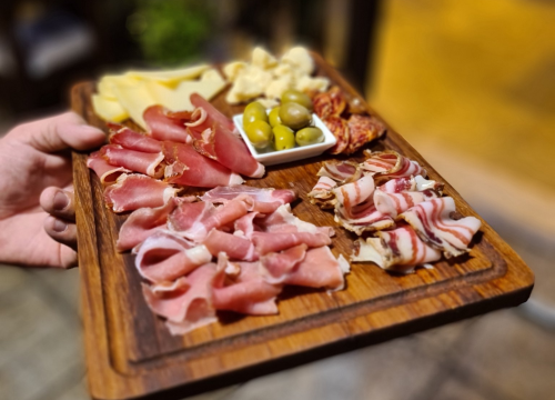 Fotografija 5 - Najbolja zabava u gradu čeka vas i ovaj vikend ispred Vintagea i Špajze!