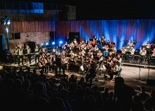 Fotografija 11 - Od Zvona moga grada do Noćas te sanjam majko: Prava šibenska večer na Mihovilu uz Glazbu i 4 Tenora