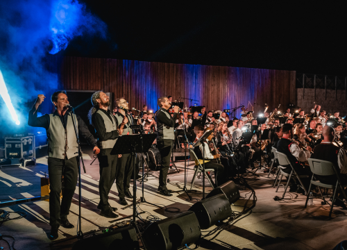 Fotografija 16 - Od Zvona moga grada do Noćas te sanjam majko: Prava šibenska večer na Mihovilu uz Glazbu i 4 Tenora
