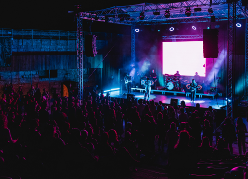 Fotografija 9 - I Meghan Markle bi plesala da je bila na sv. Mihovilu: Konstraktin ‘zdrav’ plesnjak za publiku od vrtića do umirovljenika!