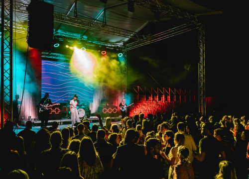 Fotografija 25 - I Meghan Markle bi plesala da je bila na sv. Mihovilu: Konstraktin ‘zdrav’ plesnjak za publiku od vrtića do umirovljenika!