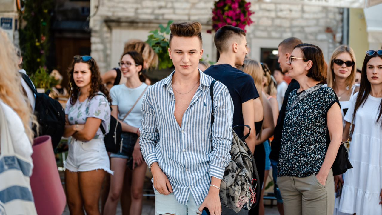 Frankove modne kombinacije i selfije prati preko 150 tisuća ljudi, a jutros je šetao po Šibeniku