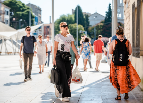 Fotografija 8 - Šibenske ulice kao modne piste: Pogledajte koje su nam trendi kombinacije zapele za oko