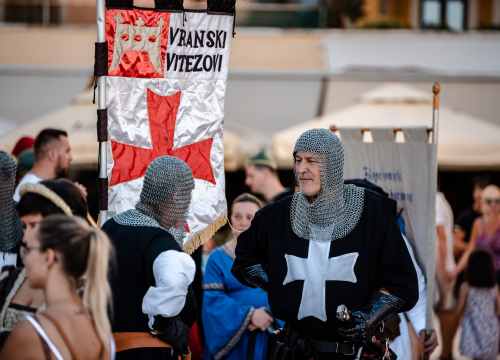 Fotografija 8 - Mačevanjem povijesnih postrojbi na Poljani počela 'Opsada Šibenika 1647.'