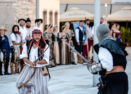 Mačevanjem povijesnih postrojbi na Poljani počela 'Opsada Šibenika 1647.'