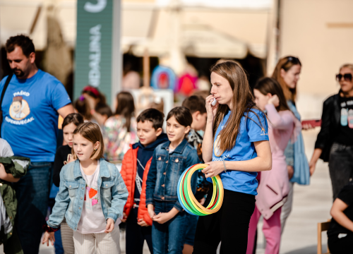 Fotografija 5 - Poljana puna djece: Voze električne romobile i bicikle, uče o sigurnosti u prometu