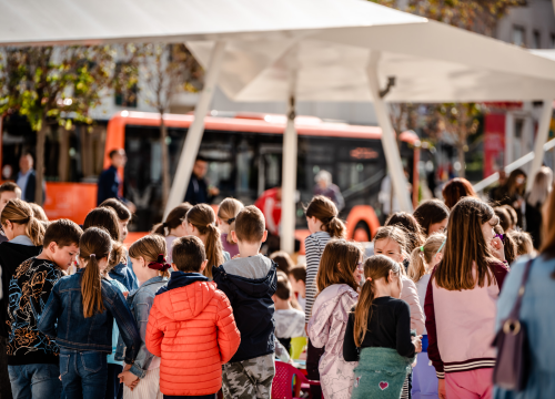 Fotografija 13 - Poljana puna djece: Voze električne romobile i bicikle, uče o sigurnosti u prometu