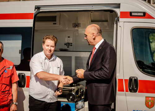 Župan Jelić predao šest sanitetskih vozila ravnateljima županijskih Domova zdravlja