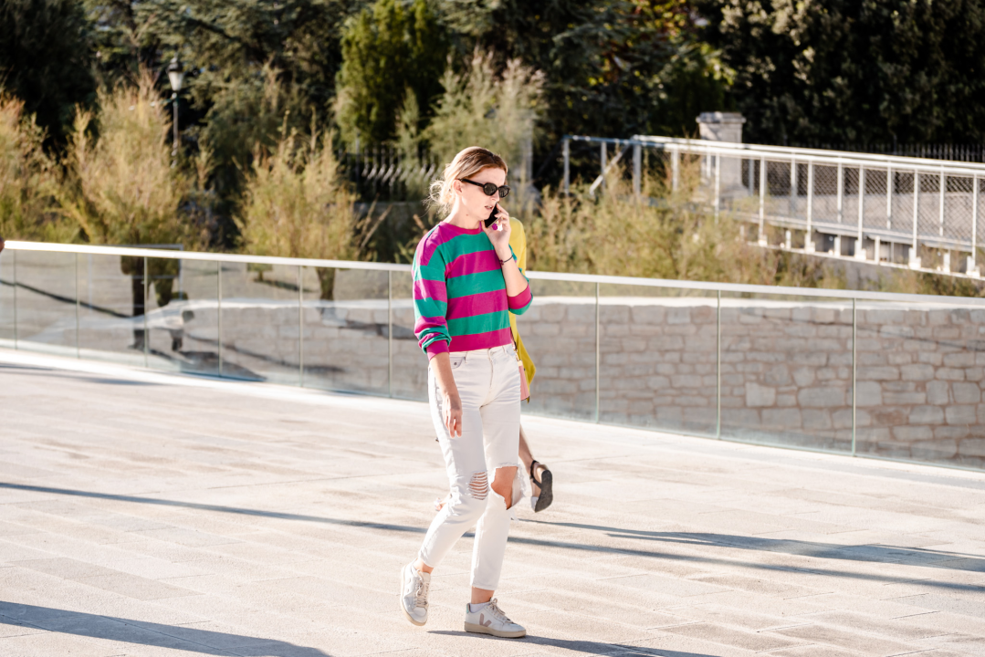 Lijepe dame u urbanim i opuštenim kombinacijama ukrale sve poglede u gradu