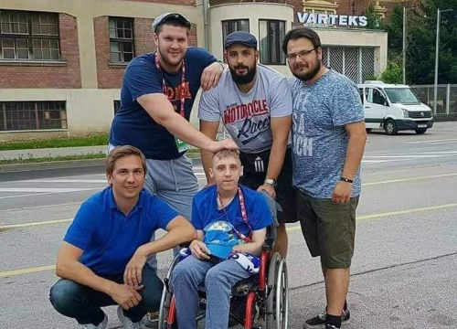 Fotografija 4 - Iza don Ante Škugora prva je godina svećeništva: 'Putujem, idem na utakmice i mladi vide da naši životi nisu toliko različiti'