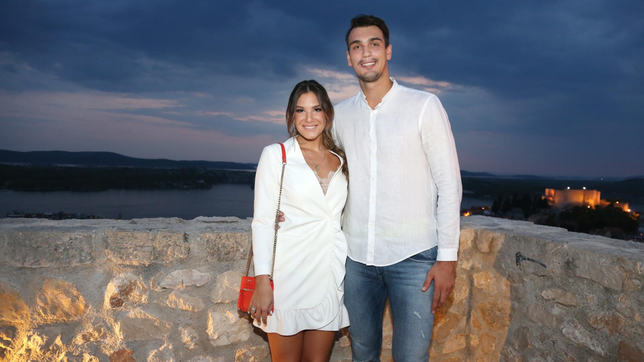 Dario Šarić i djevojka Karla postali roditelji, otkrili ime koje su dali sinu