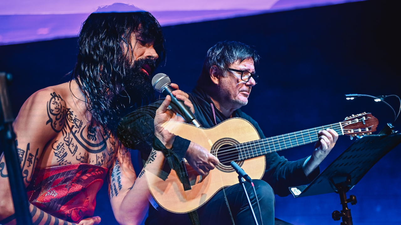 Vrećin glas, gitara i lutnja Edina Karamazova oduševili sinoć Šibenčane u Arsenu