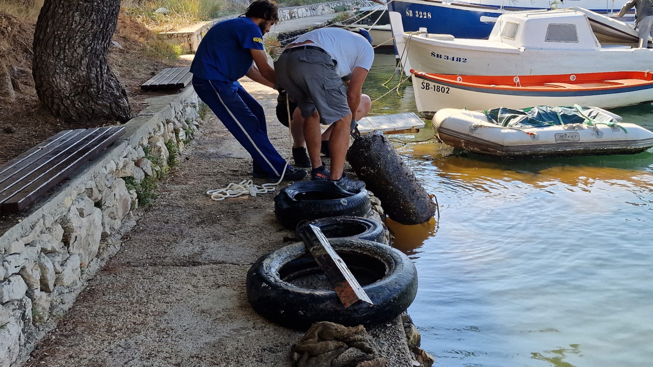 Održana akcija čišćenja podmorja u Zatonu u sklopu projekta Plavi Jadran
