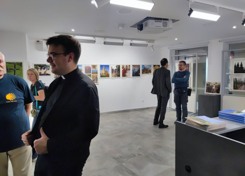 U galeriji 'Sv. Nikole Tavelića' otvorena izložba fotografija 'Camino de Santiago'