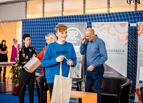 Fotografija 12 - Održan je Sajam poslodavaca u Industrijsko-obrtničkoj školi Šibenik!