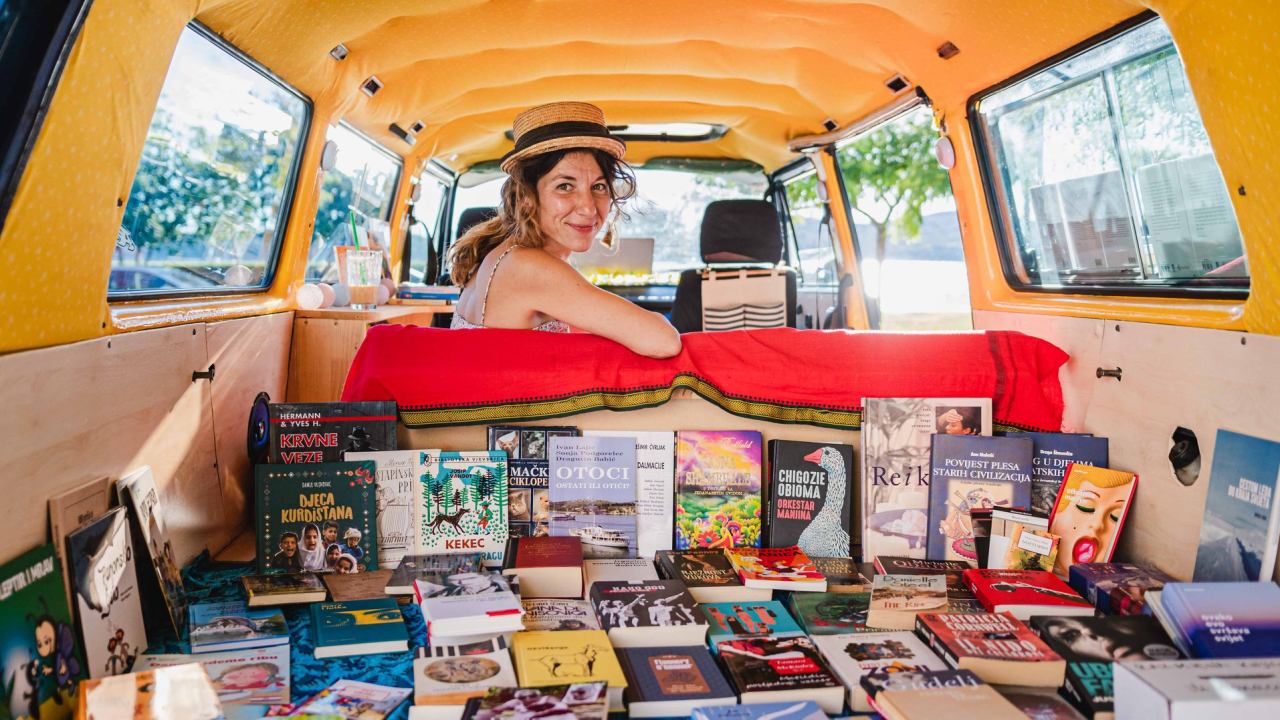 Bookmobile danas stiže u Primošten
